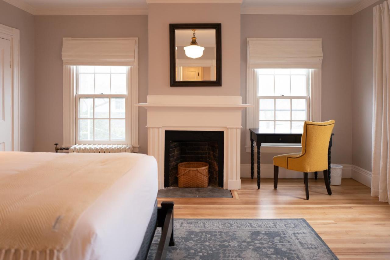 Queen Room with Garden View