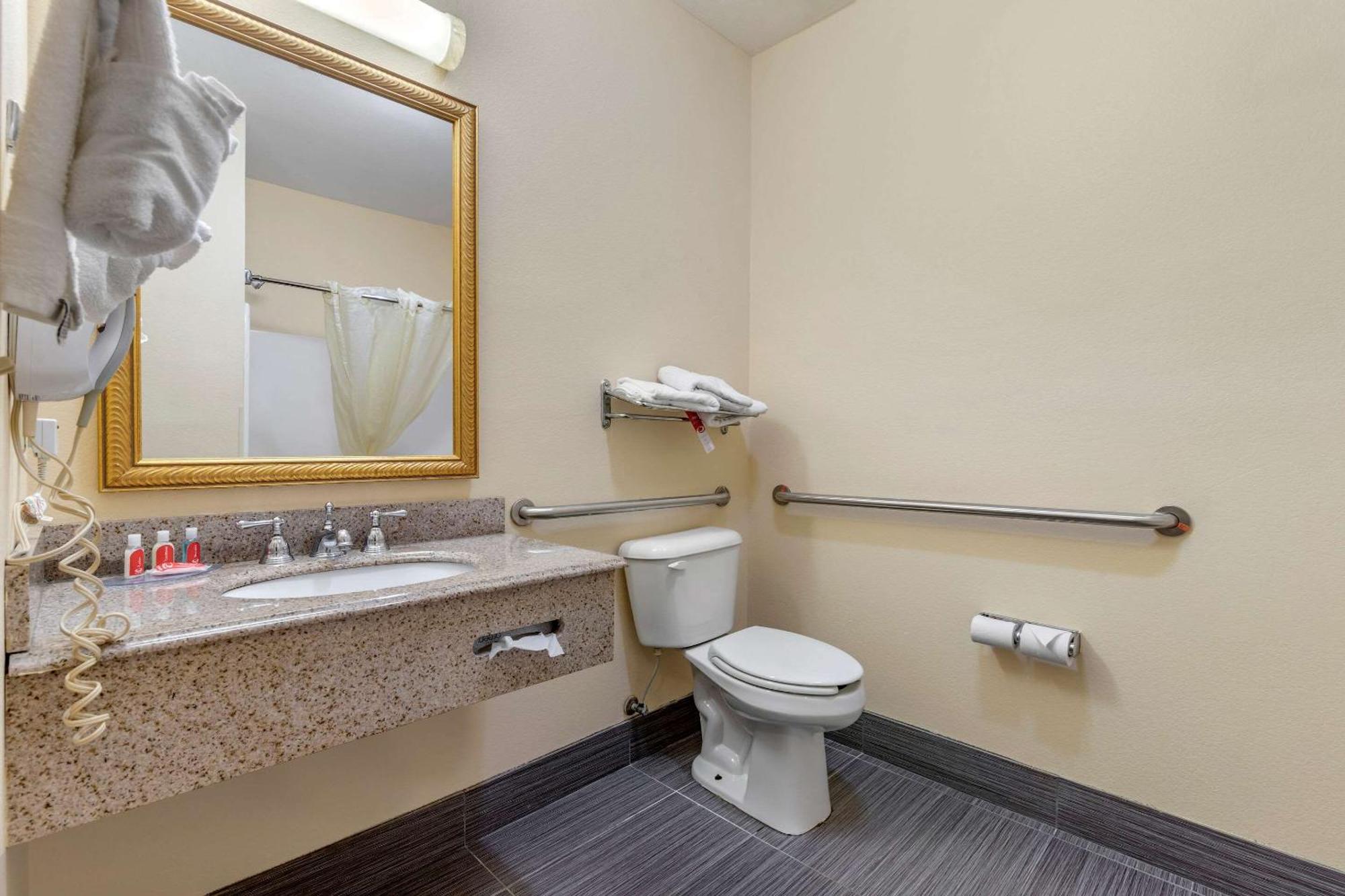 King Room - Accessible/Non-Smoking