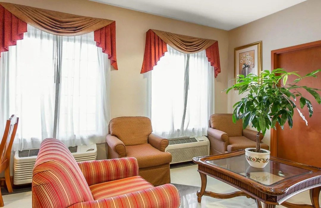 Econo Lodge Brunswick Travel Center-1